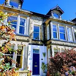 Wynnstay House 4* 해러게이트
