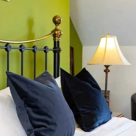 Wynnstay House 4*