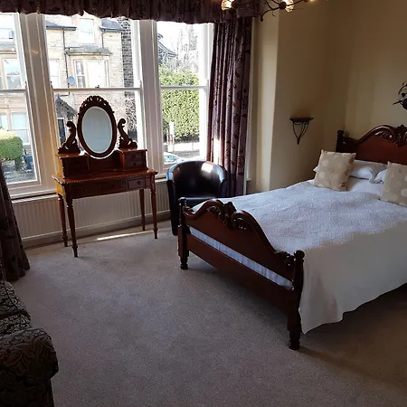 Wynnstay House 4* ハロゲート