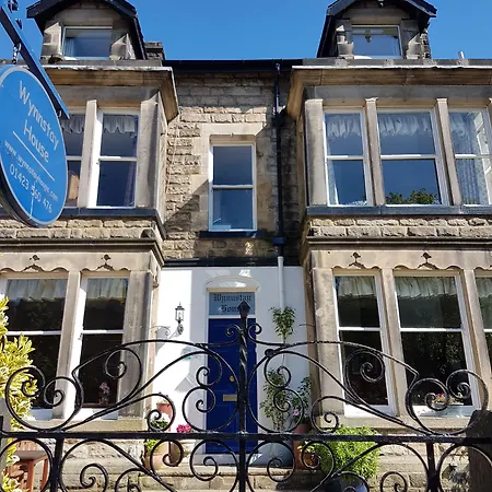 Wynnstay House 4*