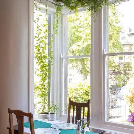 Wynnstay House 4* Harrogate